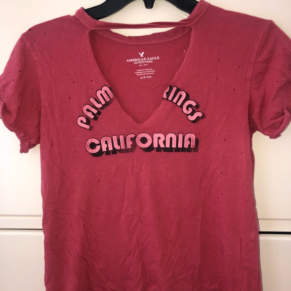 american eagle distressed tee